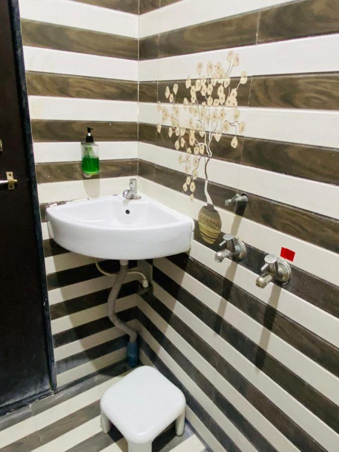 Hotel Meghmalhar Lodging Jejuri Exteriör bild