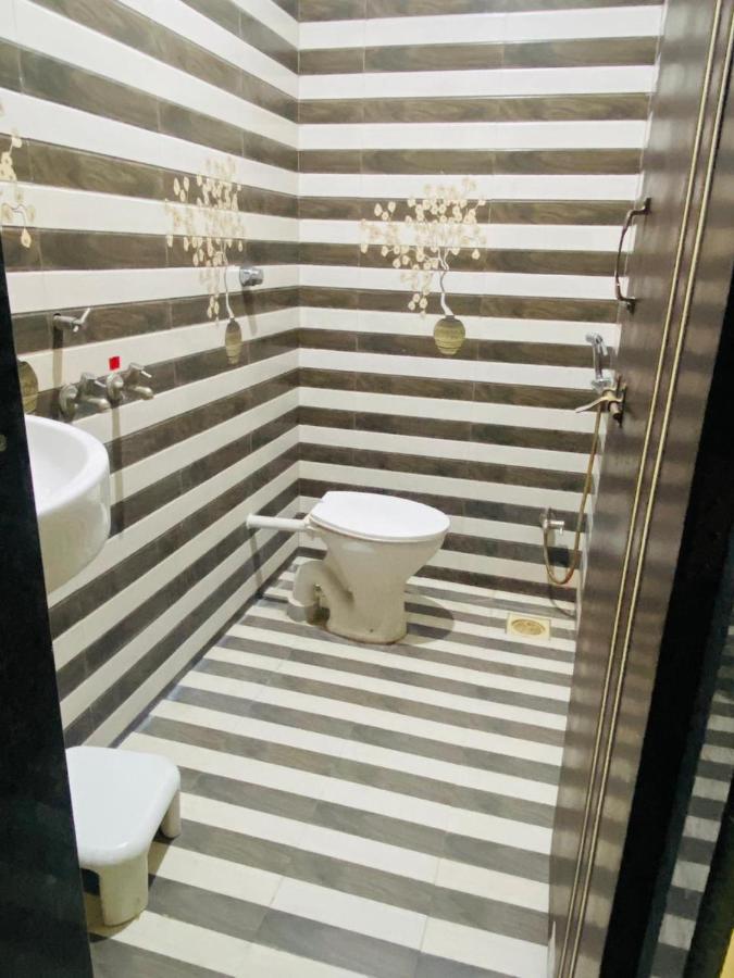 Hotel Meghmalhar Lodging Jejuri Exteriör bild